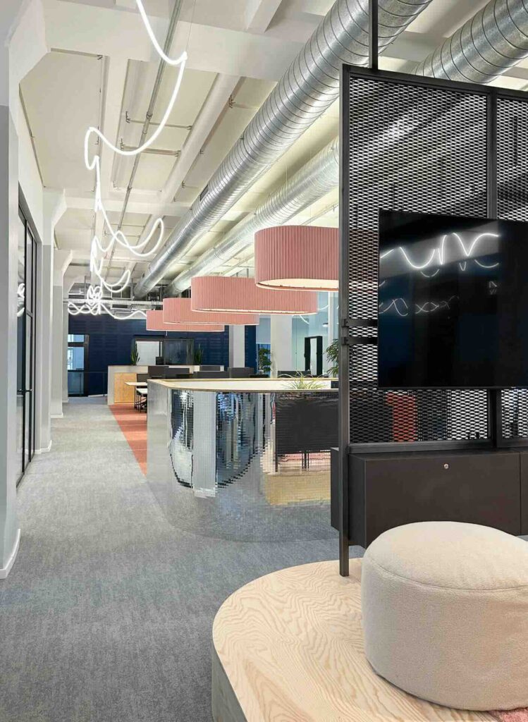 Office | courtesy hell und freundlich